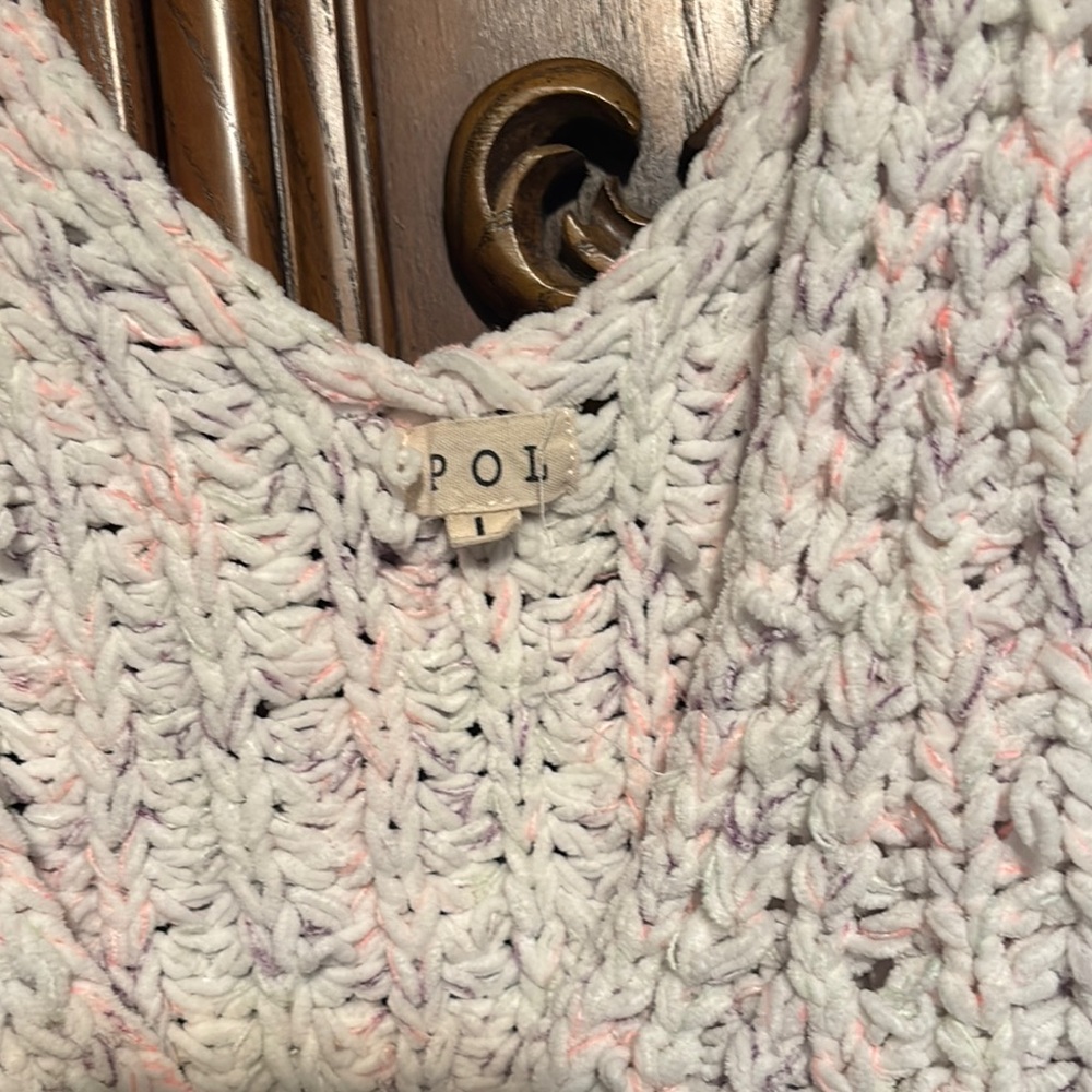 POL V-Neck Sweater in White and Pink Chunky Knit ( small callout as pictured)